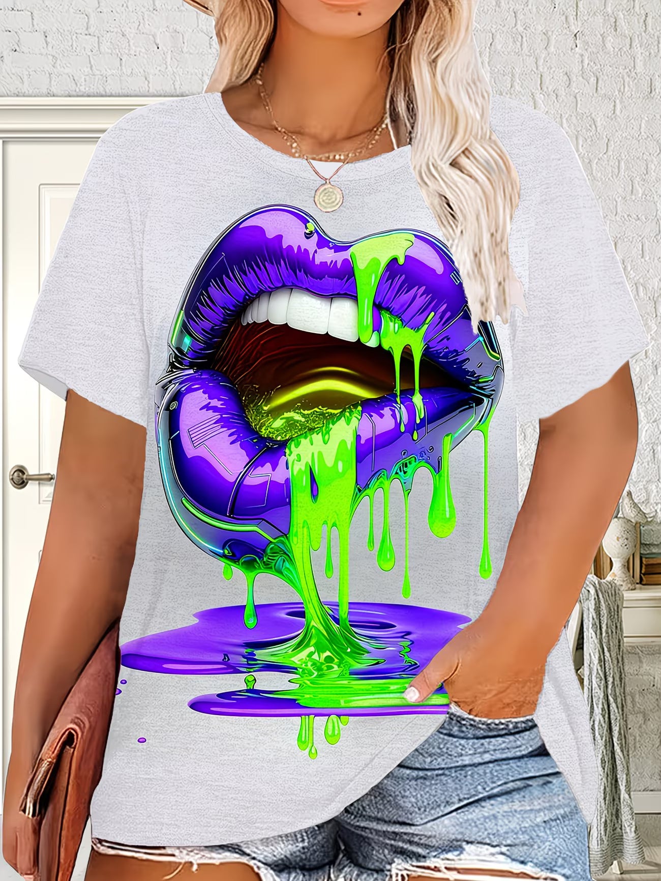 Plus-Size Women'S T-Shirt Features a Vibrant Purple Lip Design Dripping