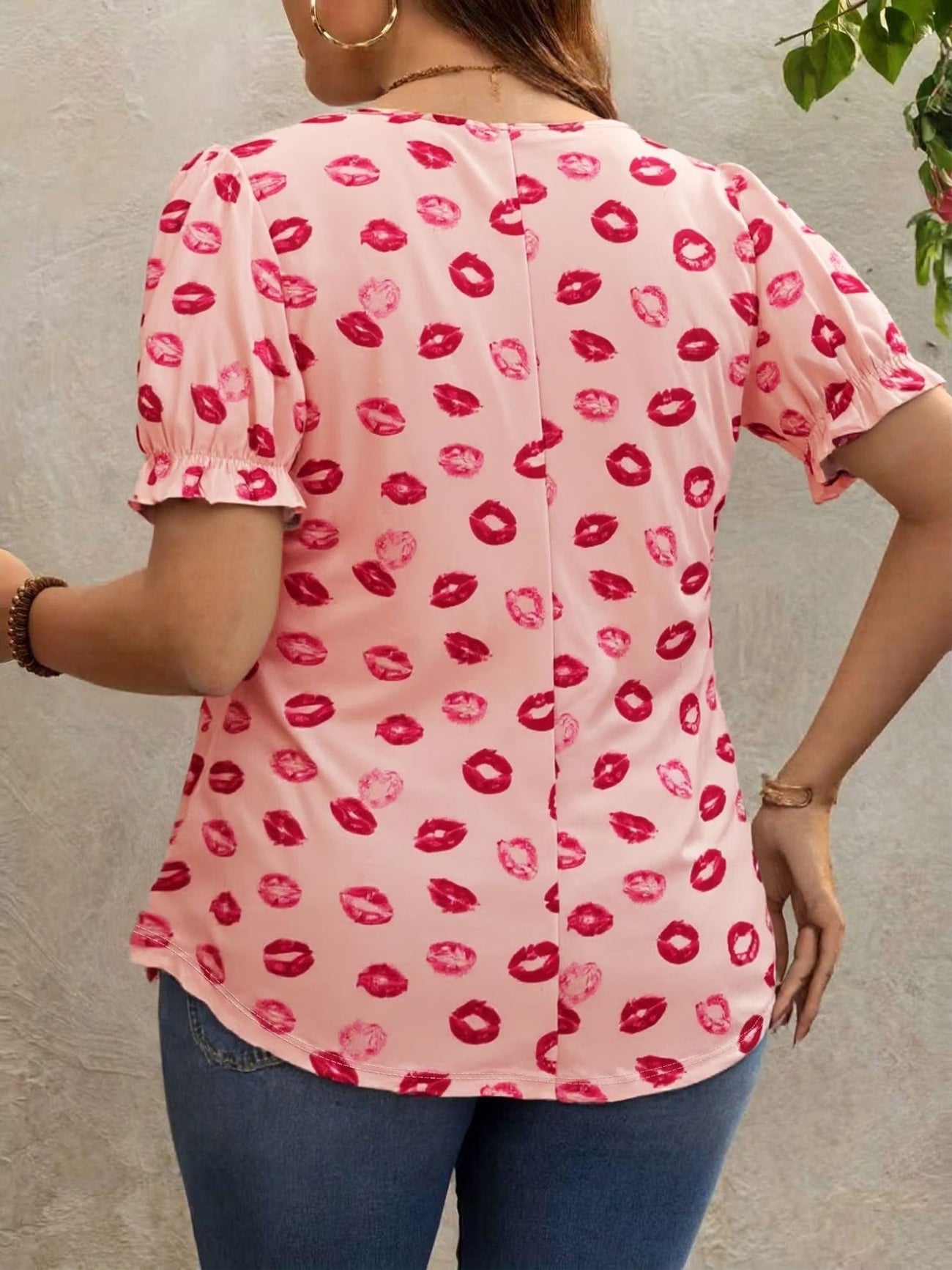 Plus Size - Casual Bell Sleeve Top With Lip Print