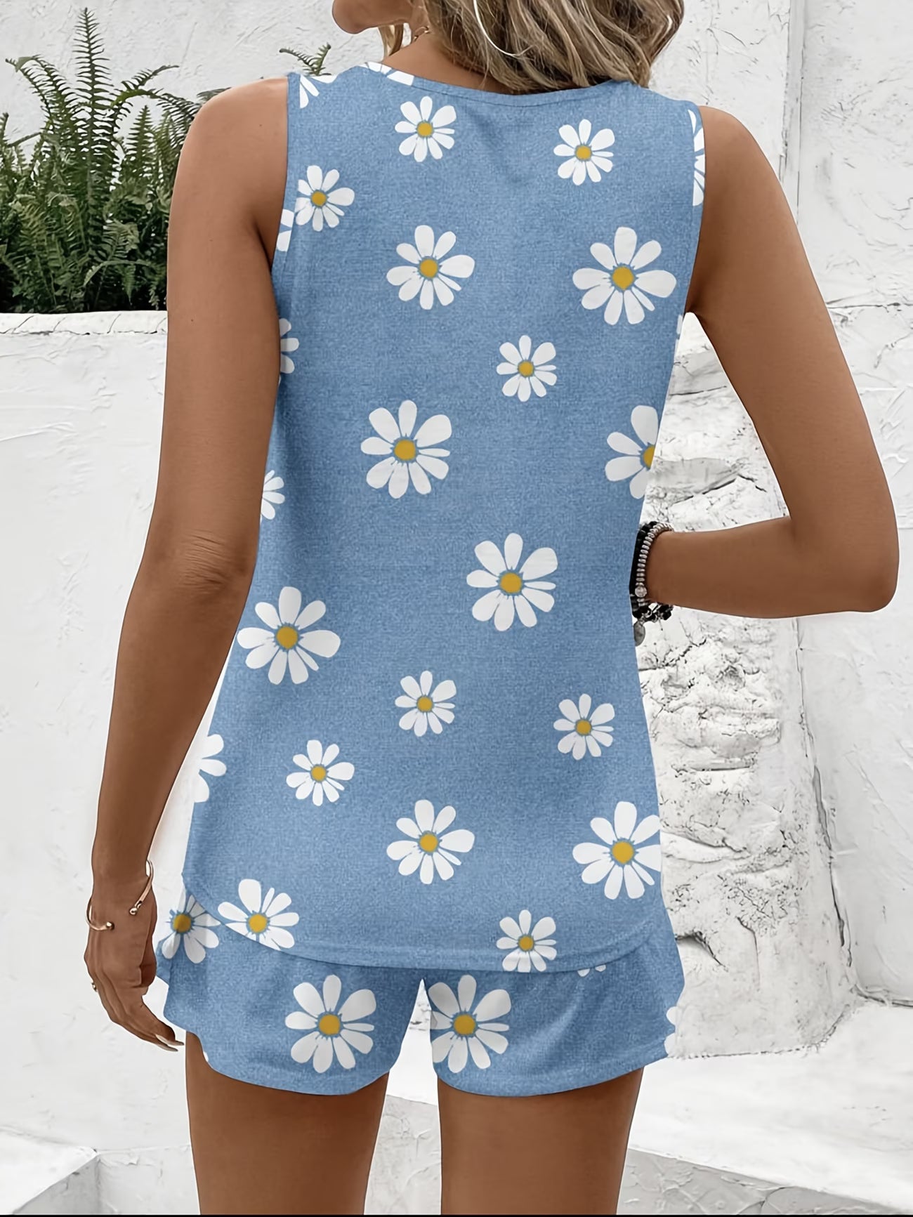 Women's Sleeveless Round Neck Top & Elastic Waist Shorts Co-ord Set