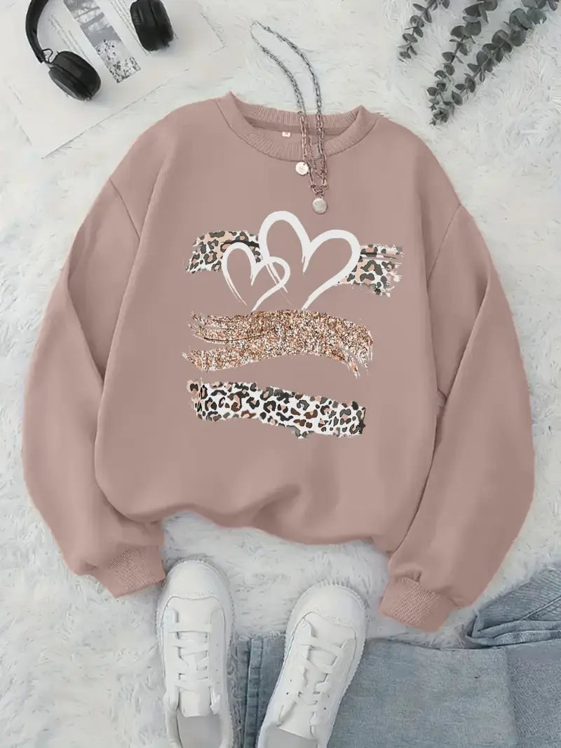 Trendy Oversized sweater with Heart & Leopard Print -