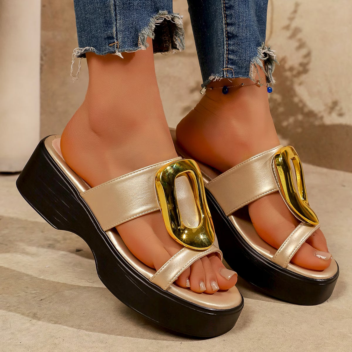 Women's Metallic Buckle Soft-Soled Sandals