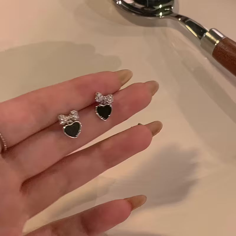 Chic Black Heart Stud Earrings with Sparkling Rhinestones