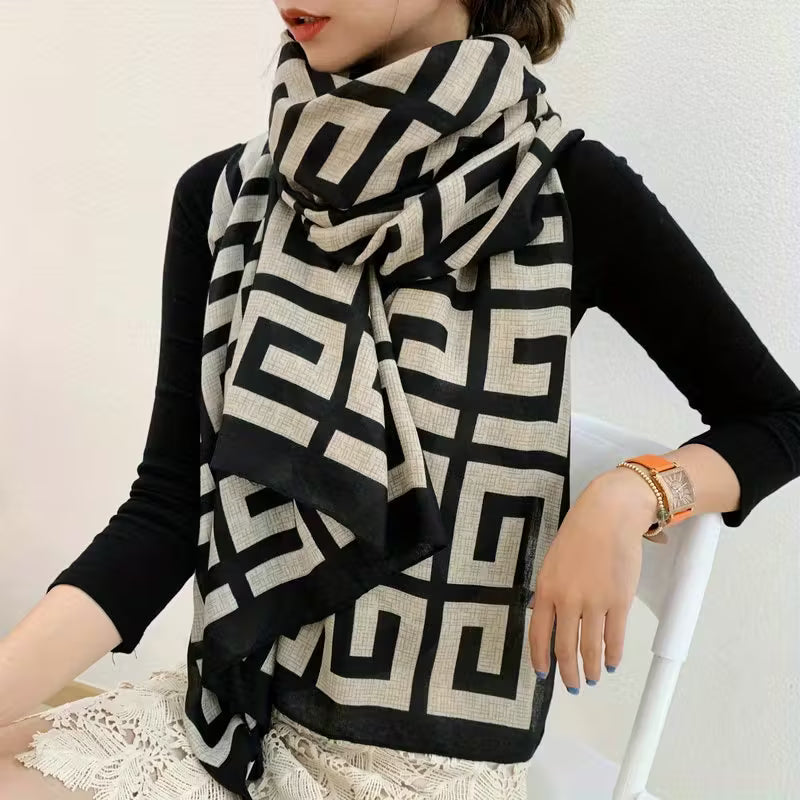 Elegant Geometric Print Scarf