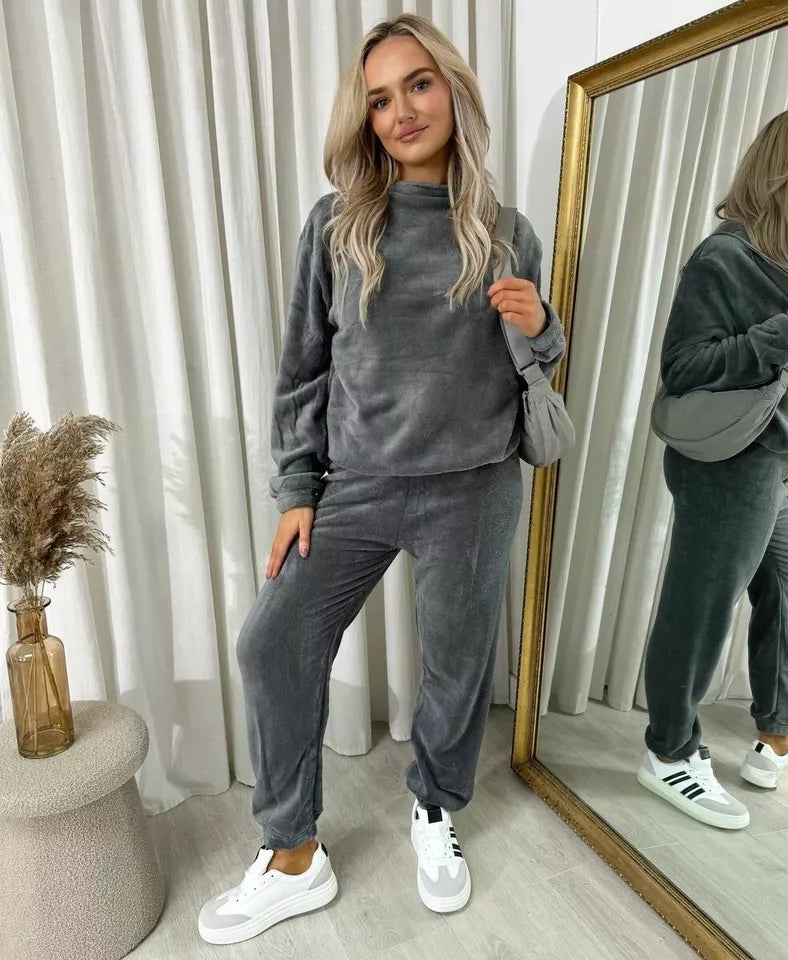 LADIES VELOUR FLUFFY JOGGER TOP C0-ORD SUIT